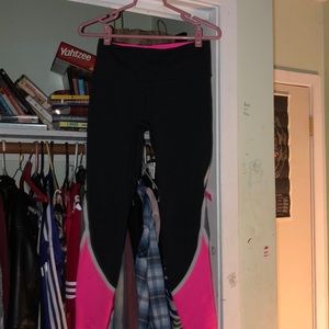 Victoria’s Secret sport leggings